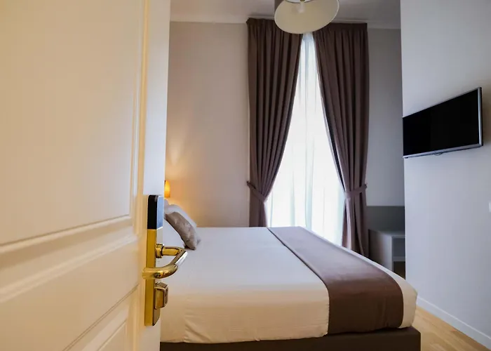 Class 4* נאפולי