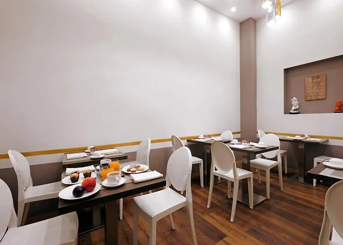 Class לינה וארוחת בוקר נאפולי